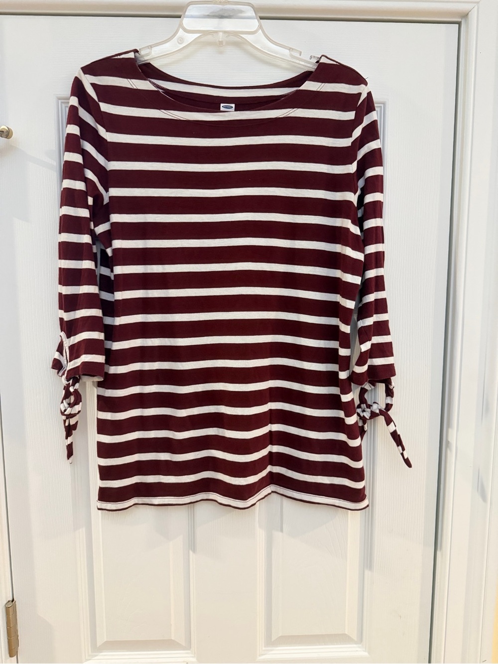 Ladies Size Medium Old Navy Burgundy & White Striped Tie-Sleeve Long Sleeve Top